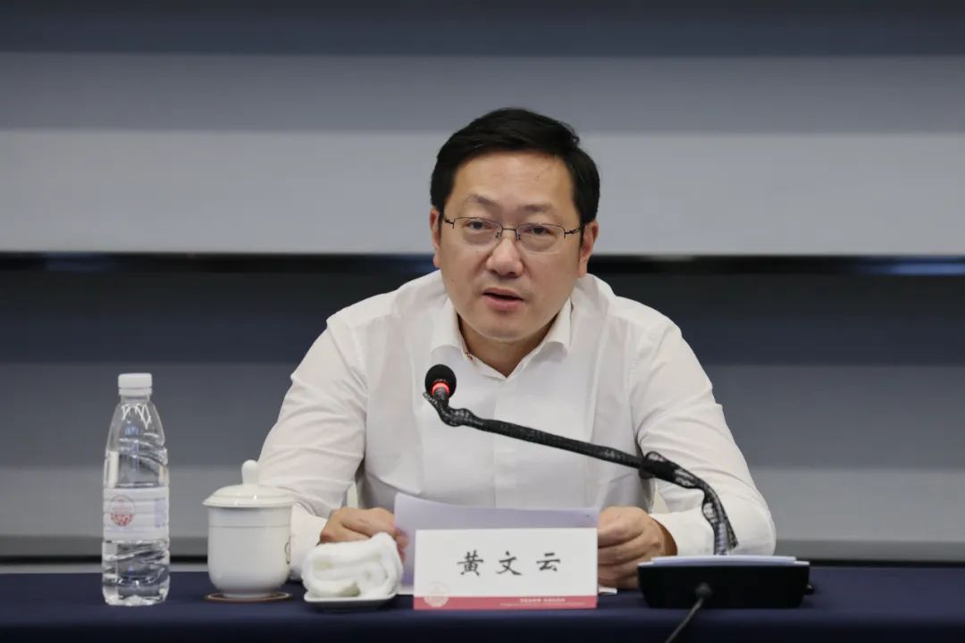 江之都财税集团有限公司董事长徐新胜,点军区委副书记,区长黄文云出席