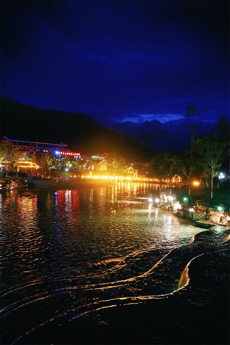 屏边滴水苗城夜景竟这么美