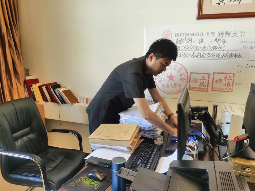 执行干警的一天神木法院执行局执行三庭郭鹏的一天