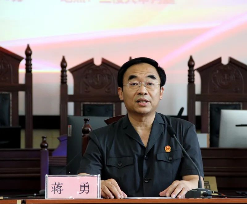 讲座中,立案庭庭长,一级法官田辉,立案庭一级法官宋峰,刑事审判庭四级