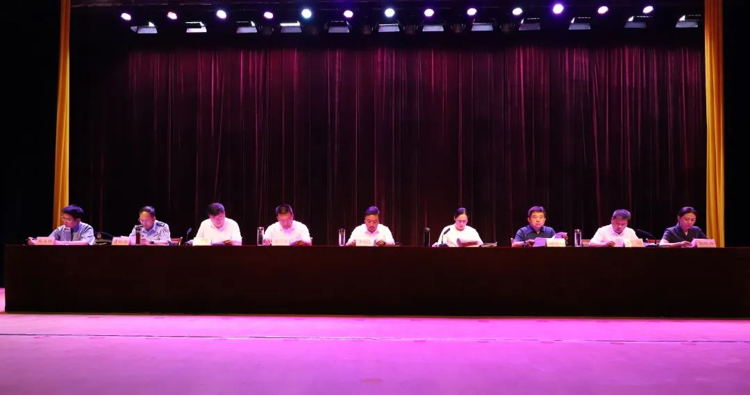 成武县集中开展打击黑恶霸痞专项整治行动誓师大会召开