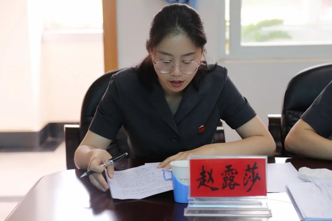 赵露莎《冰冻三尺非一日之寒》守护国家法治 维护边境安全促进民族