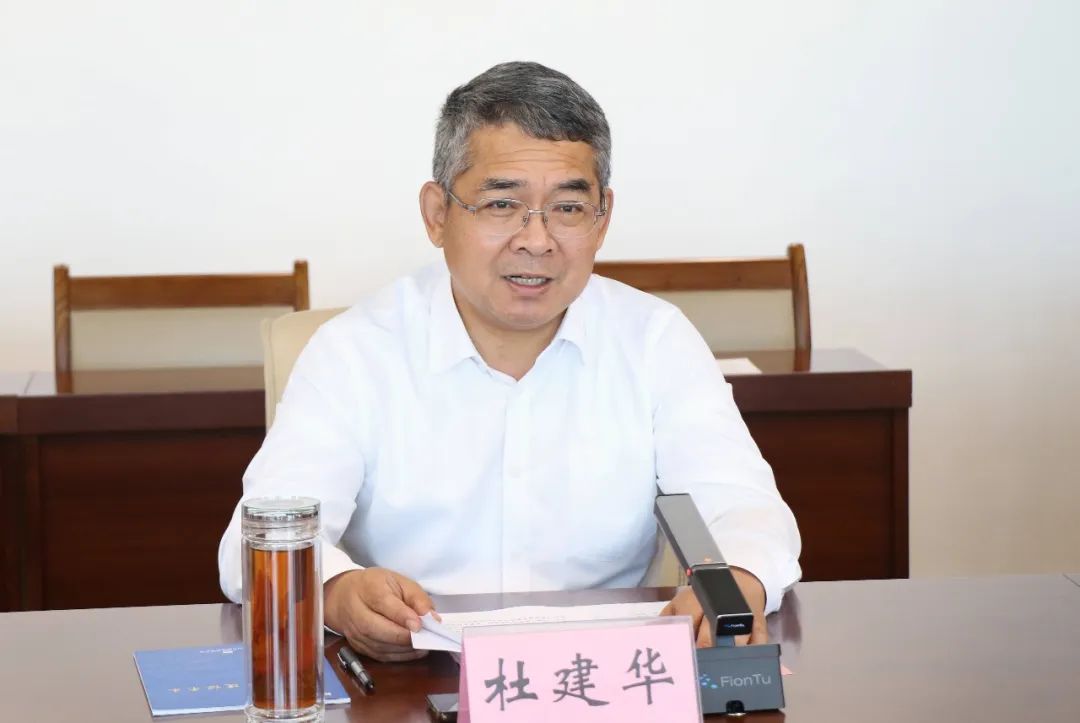 杜建华 澎拜新闻