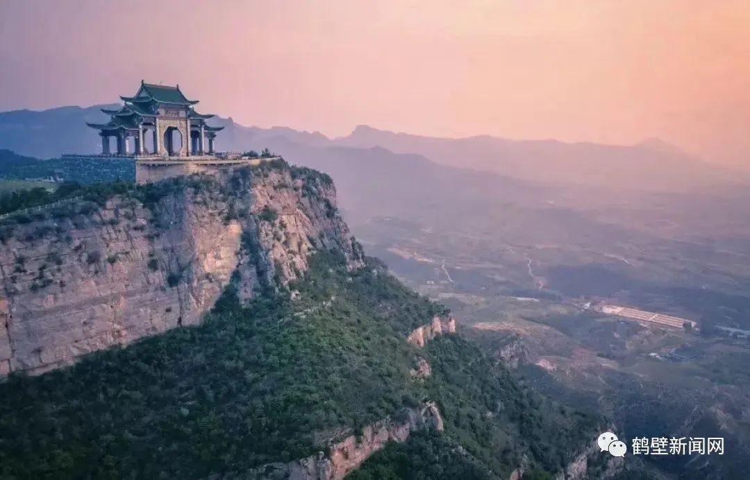 我市的浚县古城,大伾山景区,云梦山景区,古灵山景区,朝阳山景区,五岩
