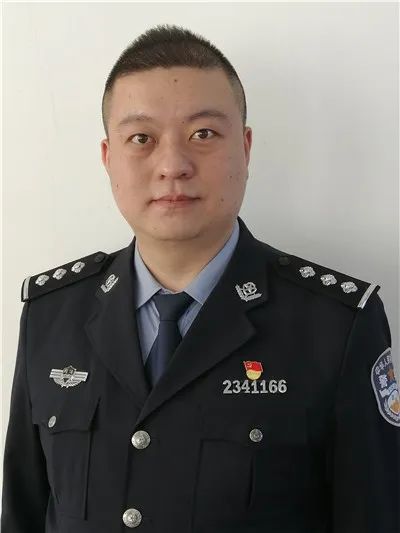 "司法行政系统优秀援疆干警"称号,"新疆沙雅监狱援疆工作先进个人"等