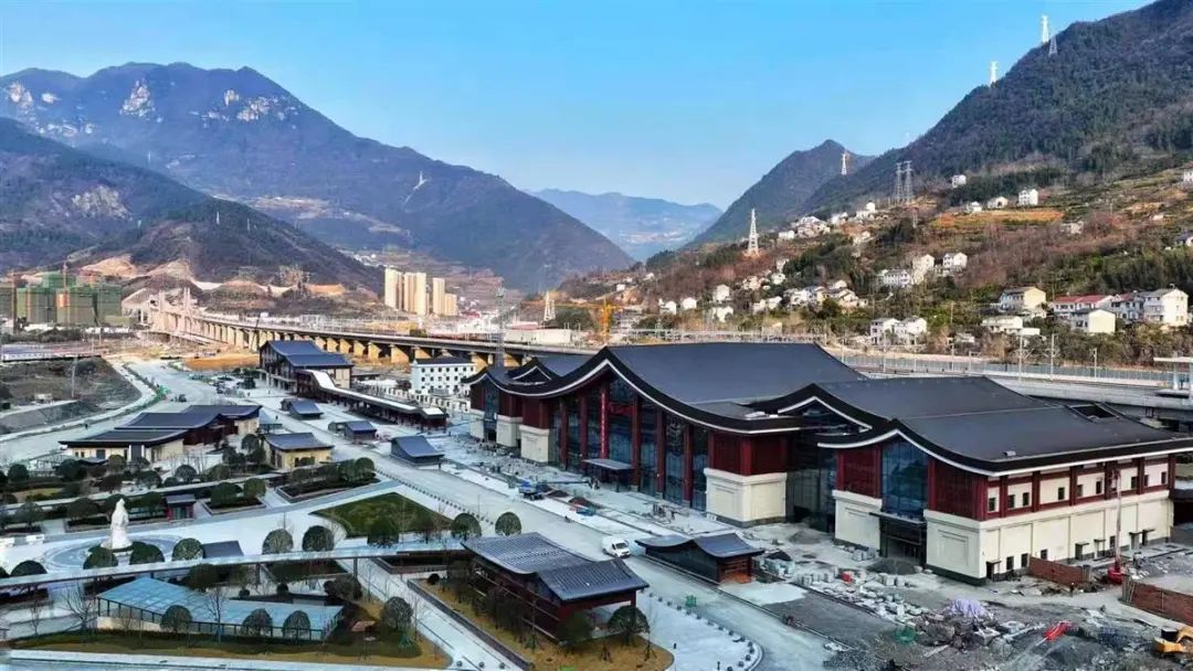 高铁开通又值跨省游开放,"昭君故里"乘高铁走向全国!