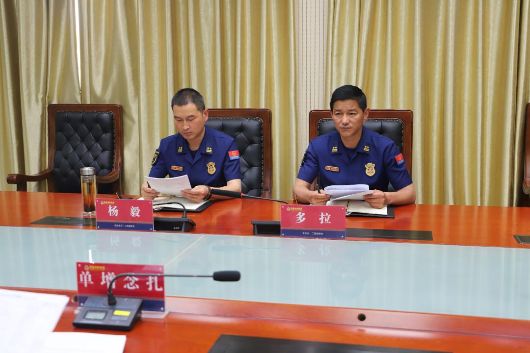 山南市消防救援支队党委正副书记听取支队纪委书记工作汇报并就党风