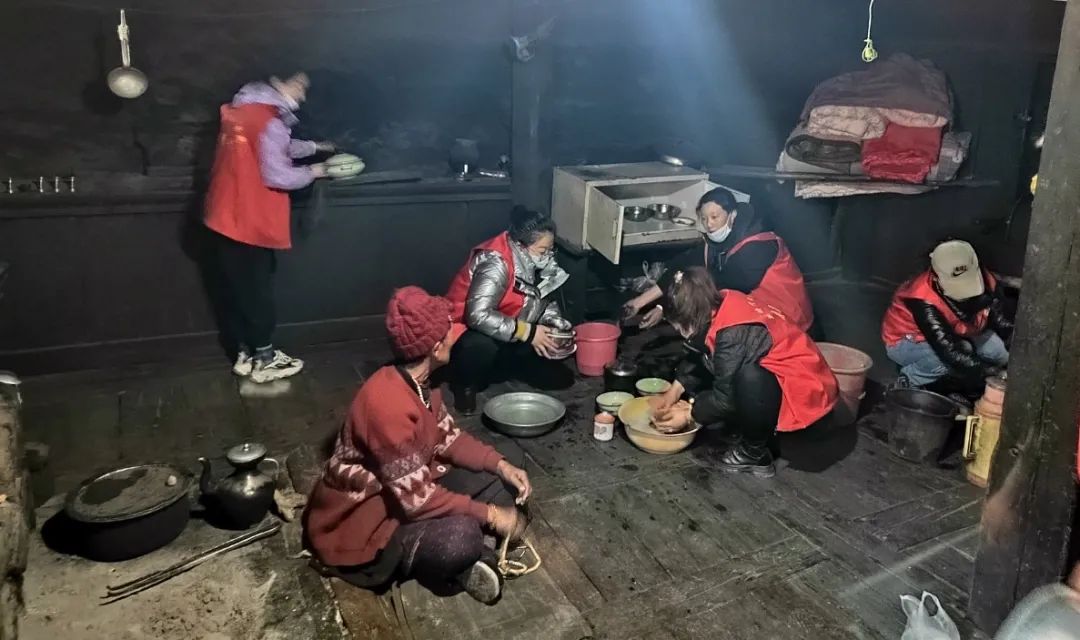 乡城零距离沙贡乡激活党员小细胞释放志愿服务大能量