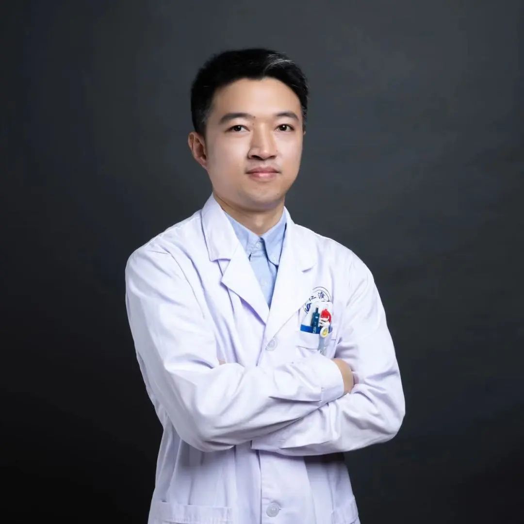 主任医师中医科李鹤中医科,康复科科主任,主任医师胃肠外科周鸿胃肠