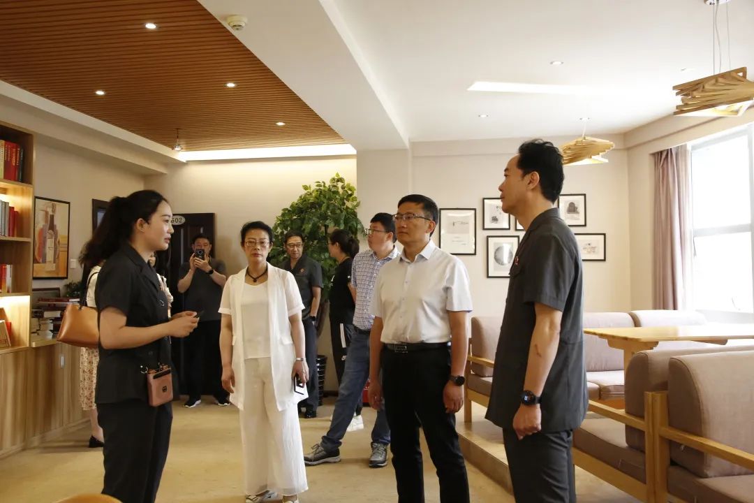 楚雄州中级人民法院党组成员,副院长李家清,楚雄市人民法院党组书记