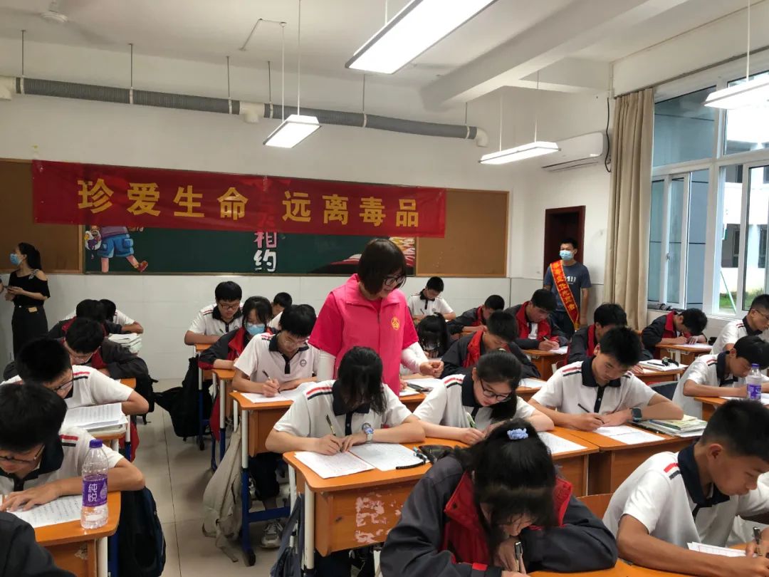 平安禁毒宣传月永嘉县岩头镇开展626禁毒书法比赛