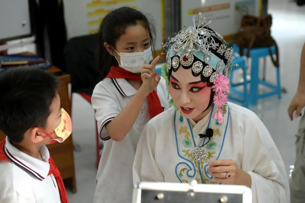 央媒聚焦石家庄新华区戏曲进校园文化润童心