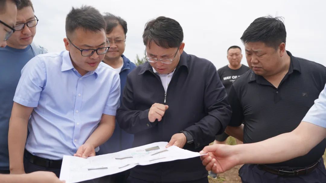 陈胡日查调研老牛湾镇重点工作