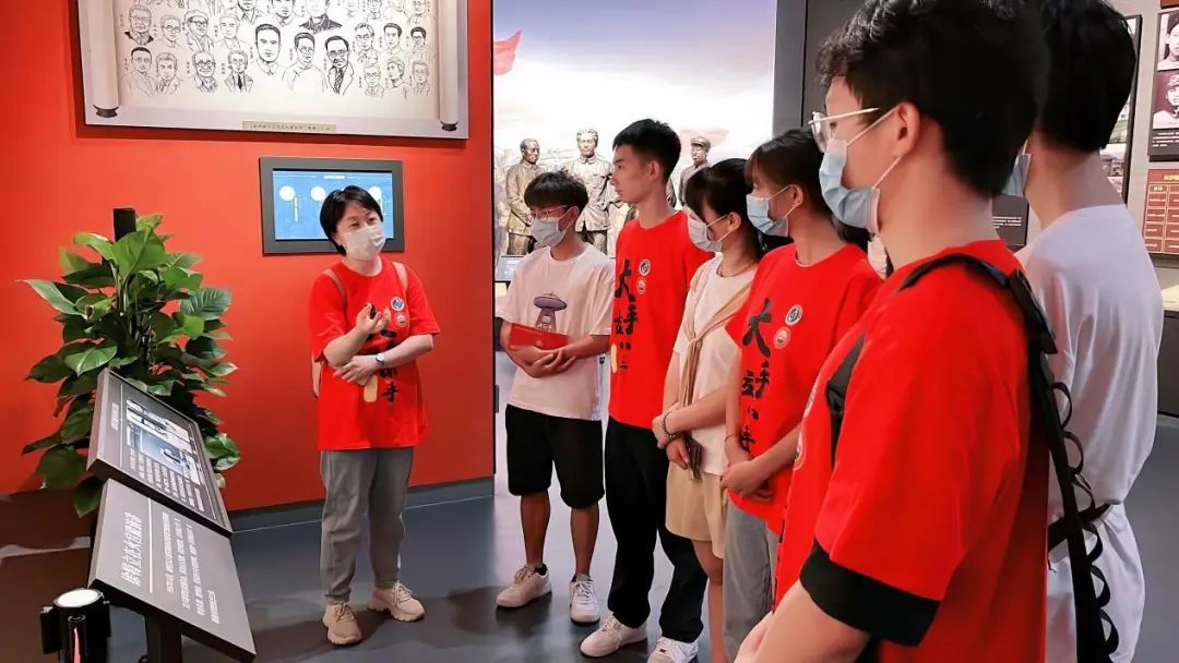 湖南省第八届"互联网 "大学生创新创业大赛"青年红色筑梦之旅"赛道,并