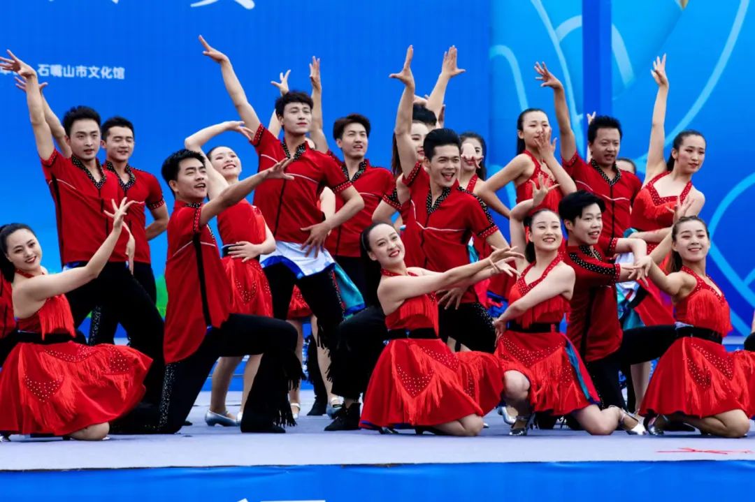 斗舞啦今天的广场舞颠覆你的想象这些宁夏大妈们舞出新境界