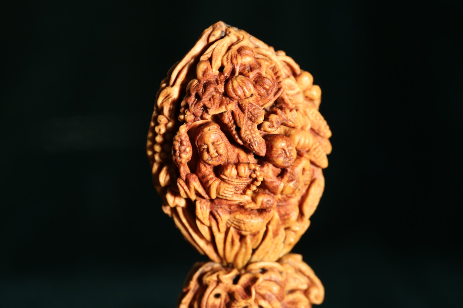 潍坊创建东亚文化之都丨核纳大千潍坊核雕艺术精品展四