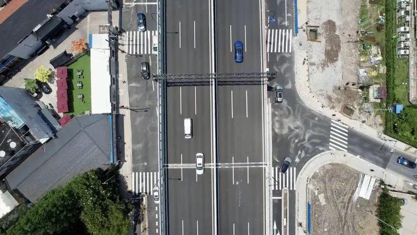 楊高南路-東三里橋路跨線橋 航拍照楊高南路-龍陽路立交 效果圖該項目