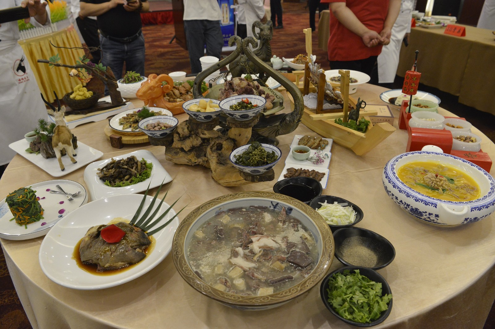 潍坊创建"东亚文化之都"丨共赏非遗之临朐全羊制作工