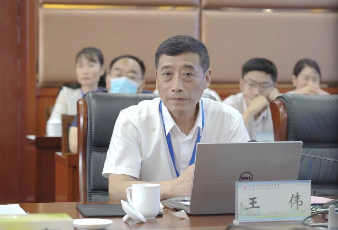 于沂,实地考察第二专家组全体成员出席,学校党委书记温道军致欢迎辞