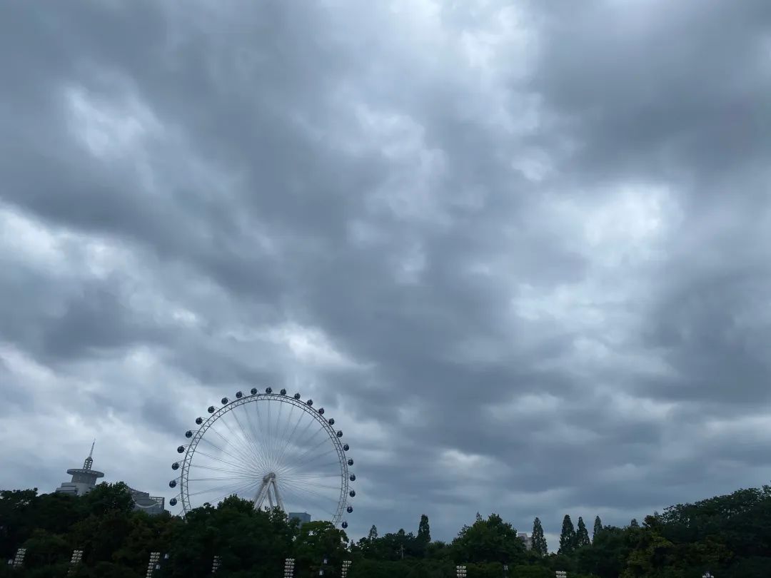 雷雨雷電7級大風正撲襲合肥