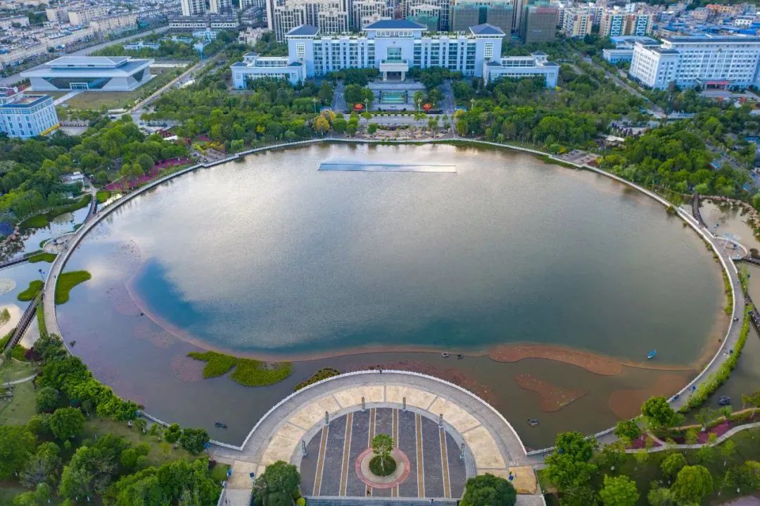 我为云南新地标点赞文山华龙湖公园最是蝶变动人心