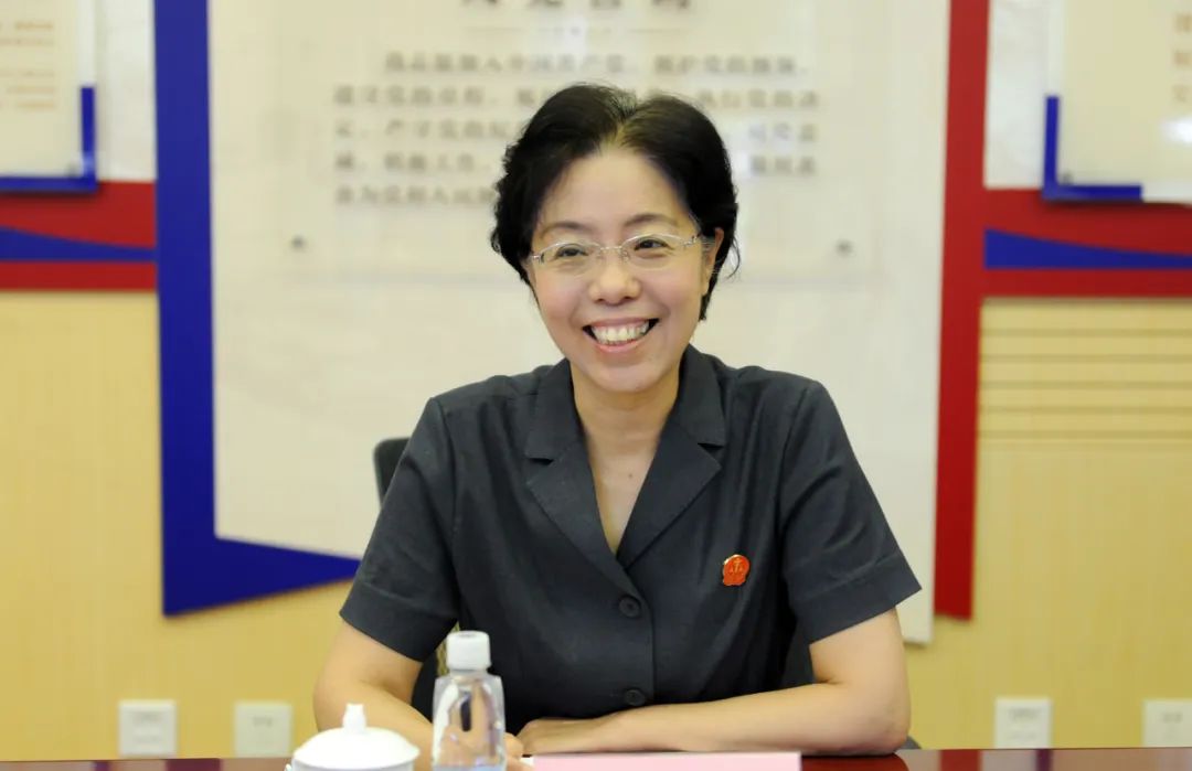 天津高院邀请部分代表委员视察滨海新区法院