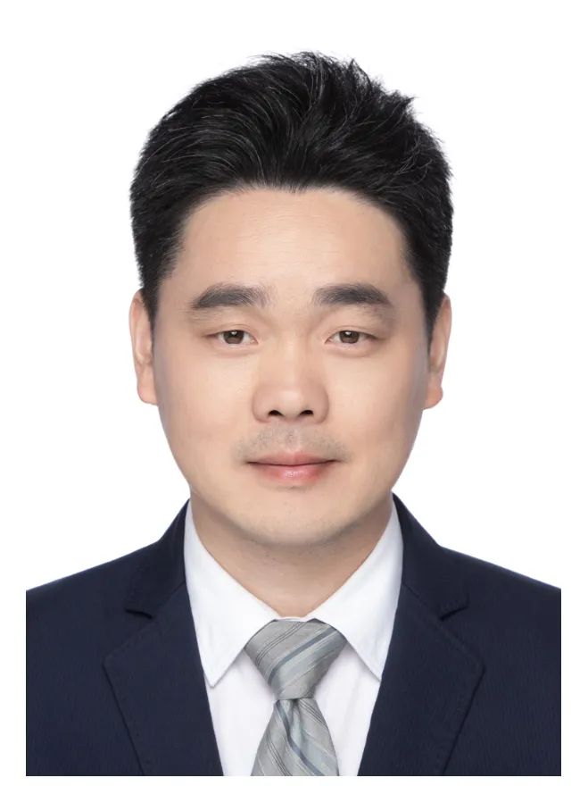 顾一夫,大场镇第三社区卫生服务中心党支部委员,副主任.