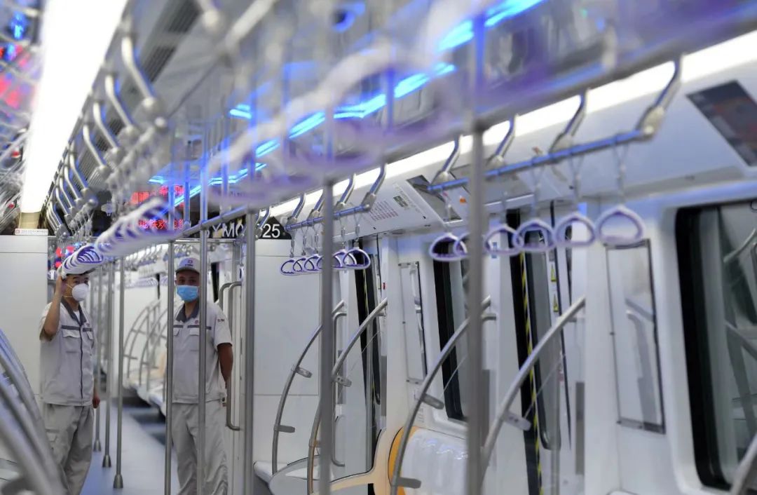 沈阳地铁四号线紫霞仙子来了变色车厢超炫酷