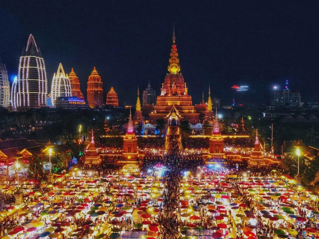 我为云南新地标点赞西双版纳告庄西双景这里的夜晚被无限延长了