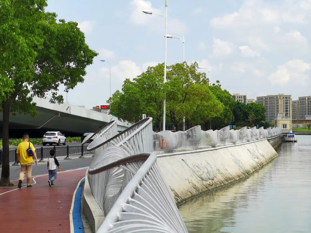 苏州河健身步道逐渐热闹起来了