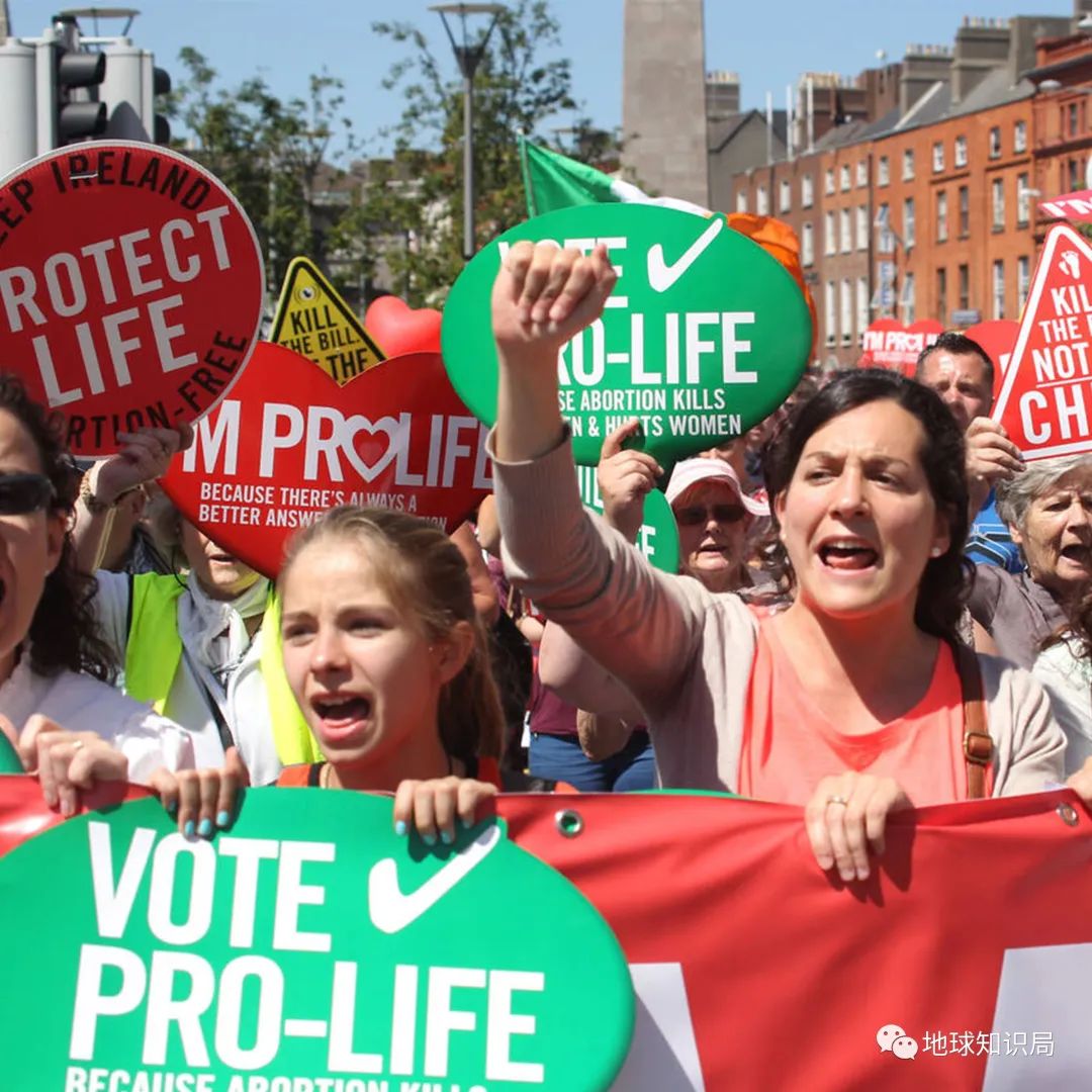 美国最高法院推翻“罗诉韦德案”有关堕胎权的裁决_新浪新闻