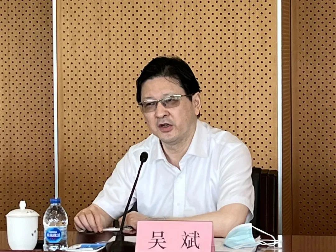 吴斌一行实地检查了崇明区人防指挥所,长兴镇人防指挥所和堡镇市民