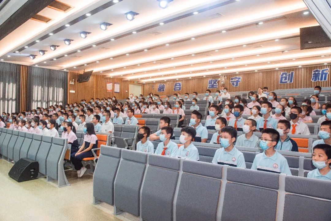 "凤湖未士"禁毒宣传进校园,检察官们深入到厦门市蔡塘学校,厦门市金林