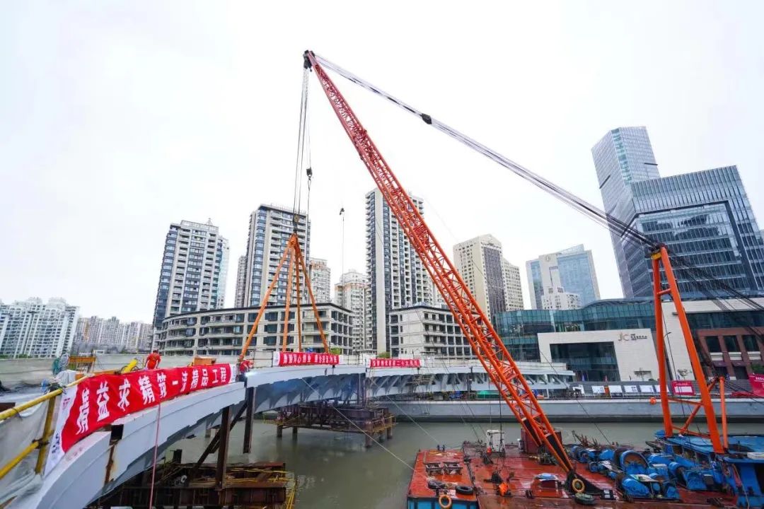 安遠路跨蘇州河橋新建工程實現橋樑結構貫通