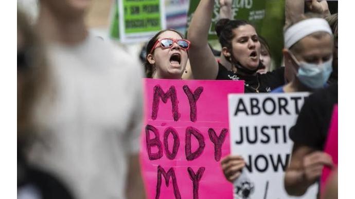 拜登哀叹“倒退150年”，堕胎权被美最高院推翻背后是什么？