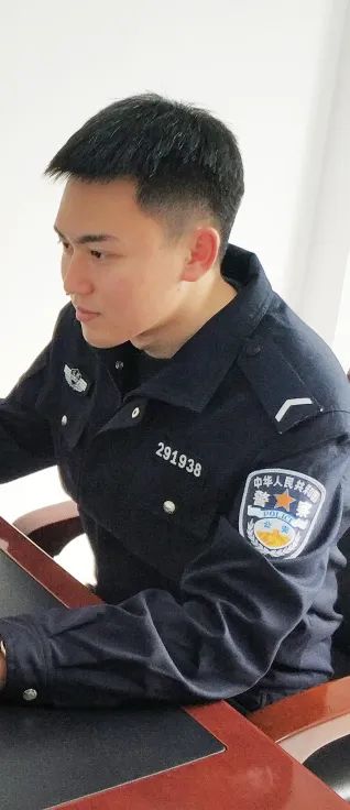 新式警校学员肩章图片