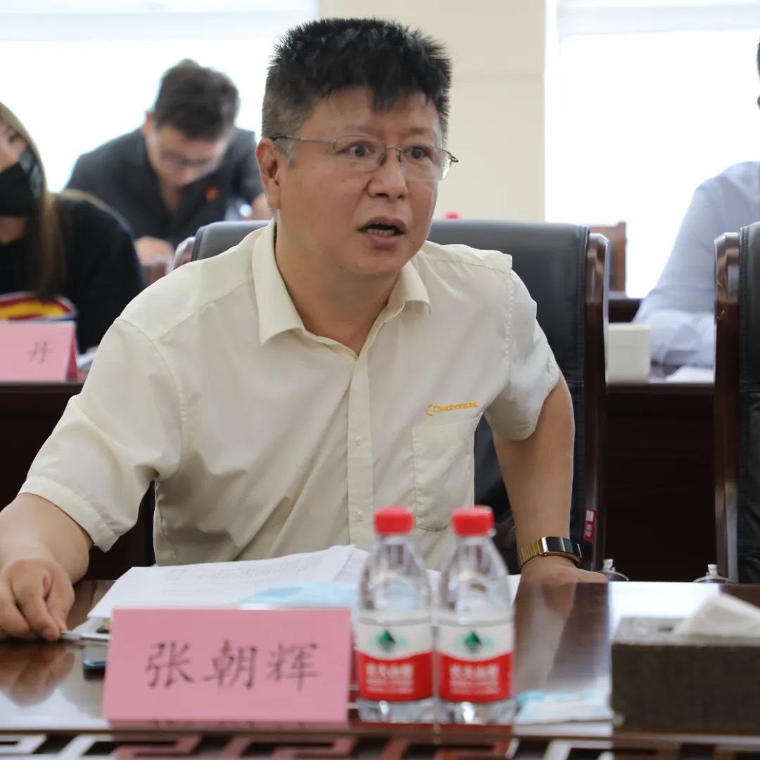 座谈会上,法院分党组书记,院长郭宝安首先对与会企业代表的到来表示