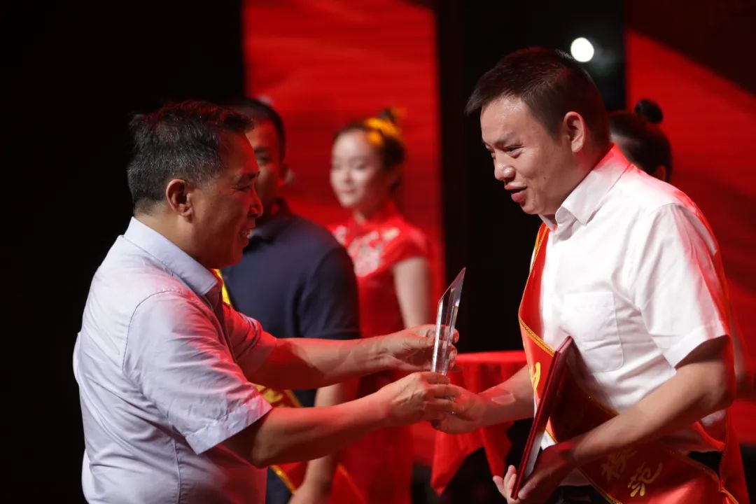 99国产剧情精品，九十九国产剧情精品震撼登场，全网首发全集资源曝光，资深影迷必看佳作推荐，即刻点击观看精彩片段。