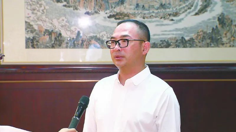 专访永荣控股集团董事长吴华新为南充经济社会更好更快发展贡献企业