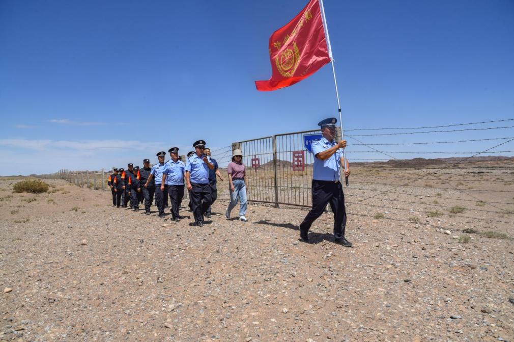 护航二十大内蒙古阿拉善成立漠北驼铃护边队