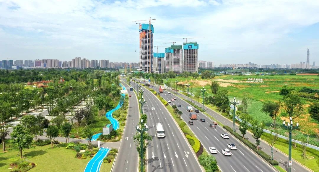 空中俯瞰龙泉驿交通美且畅