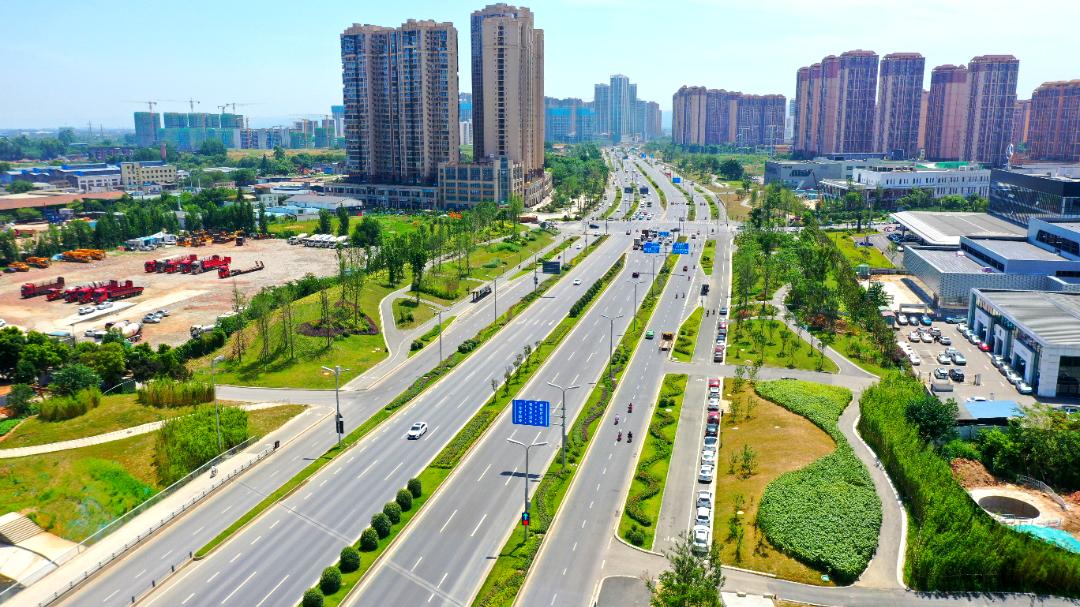 空中俯瞰龙泉驿交通美且畅