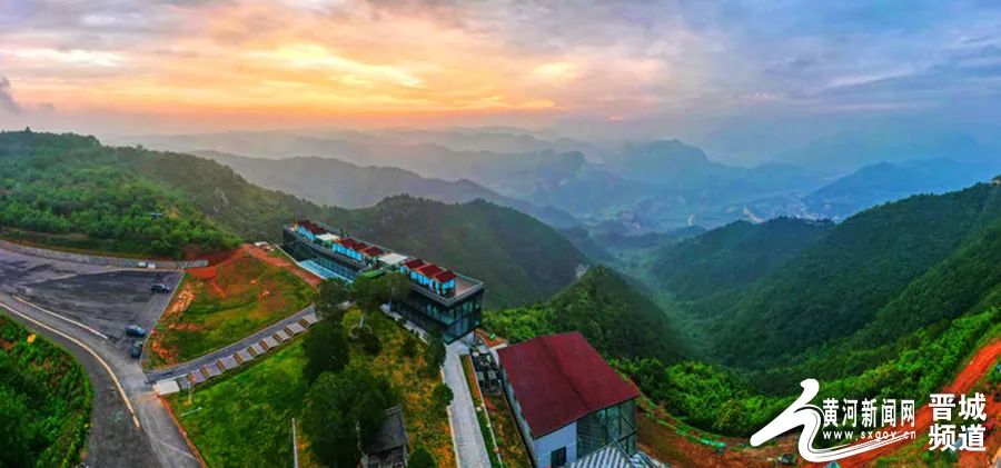大美山西晋城云蒸霞蔚土楼岭人间仙境龙门山