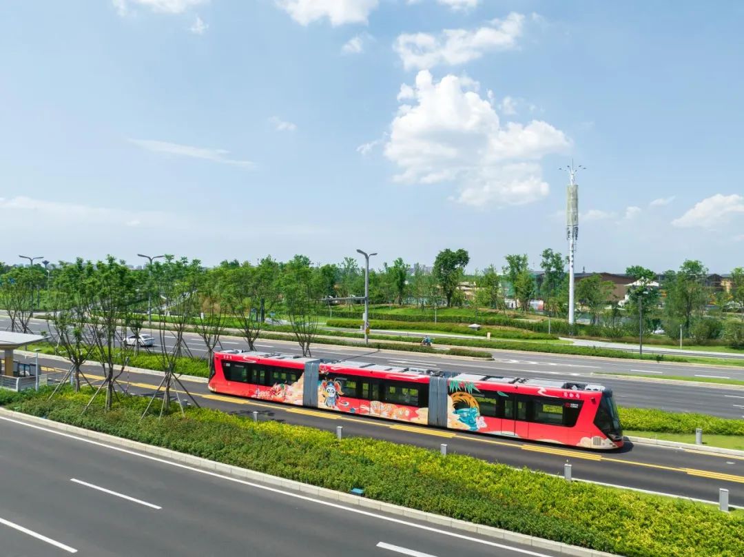 没有轨道的列车来了！(图1)