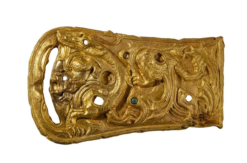 乐享云南 | 馆藏(文山)·汉代嵌宝石龙虎纹金腰扣