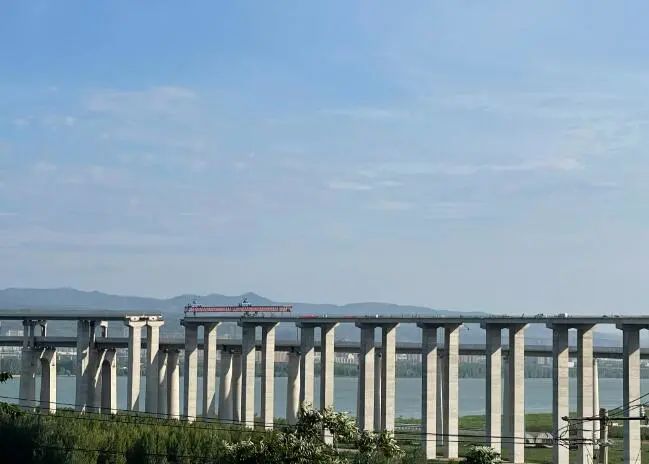 运三高速公路公铁黄河大桥连接线工程冲刺年度通车目标