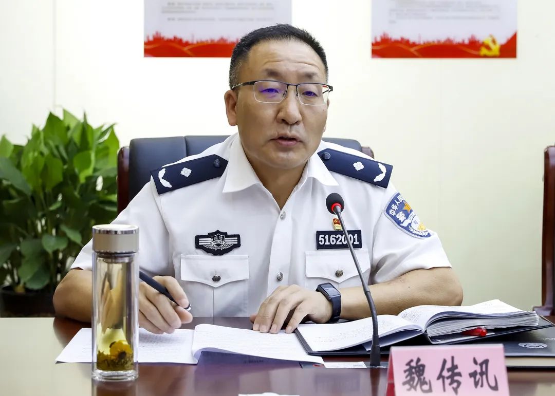 座谈会上李东武副市长一行来到省眉山强戒所,按照疫