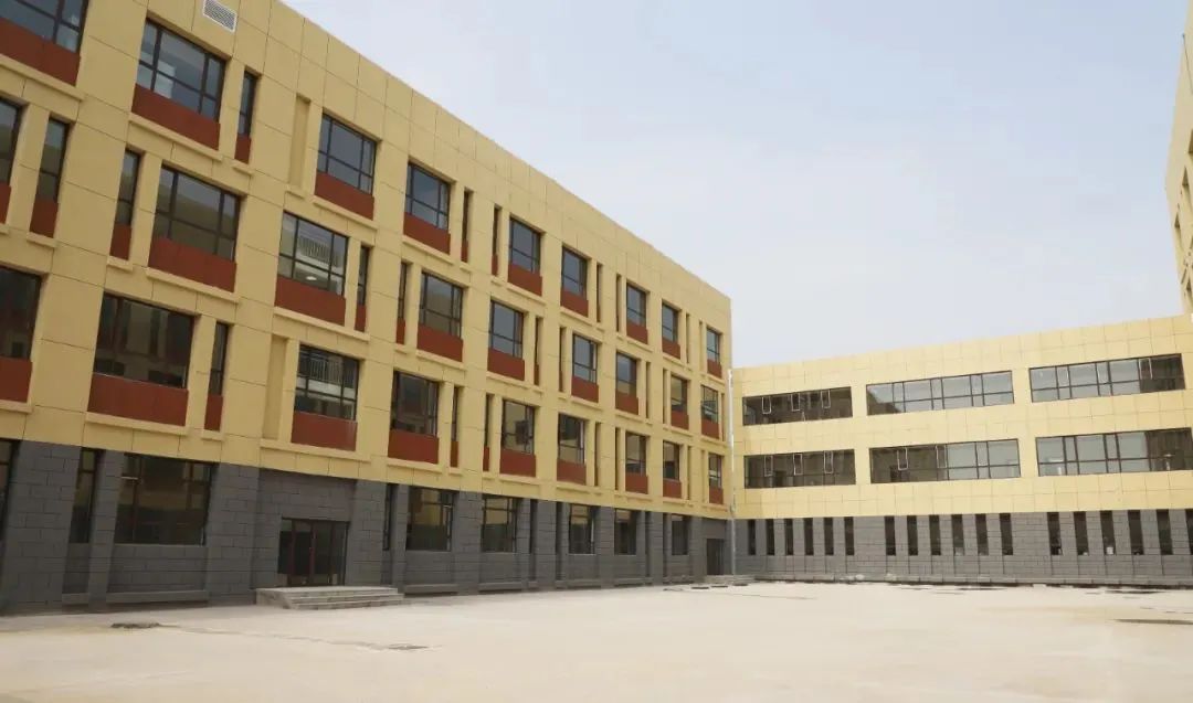 位于小店山西大学附属中学汾东学校9月启用