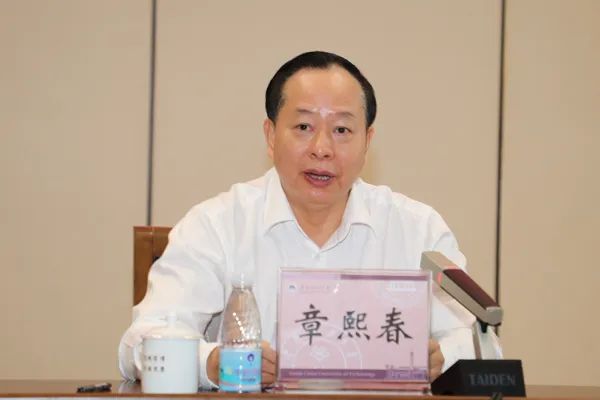 给母校一般捐赠啥_校友给母校捐款1亿_校友对母校寄语