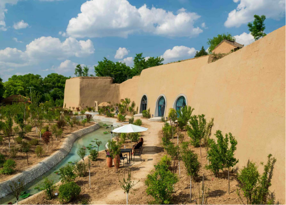 别具一格的甜园窑洞农庄